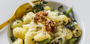 Gnocchis in Kaese Sahnesosse mit Spinat